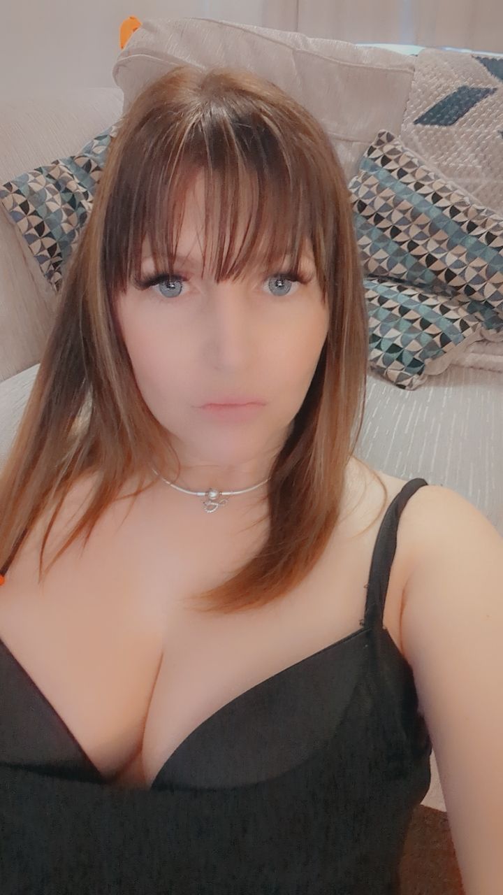 https://cdn.adultwork.com/gallery/G14/10489885.jpg