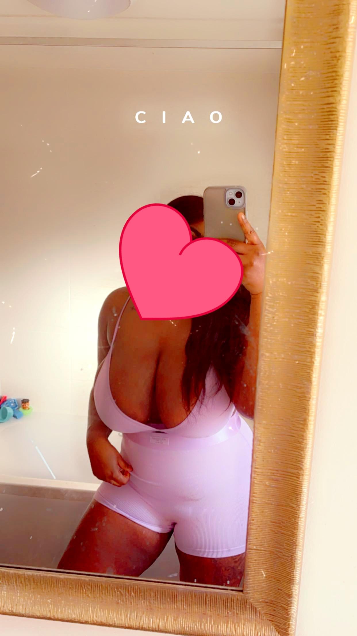 https://cdn.adultwork.com/gallery/G14/10670225.jpg