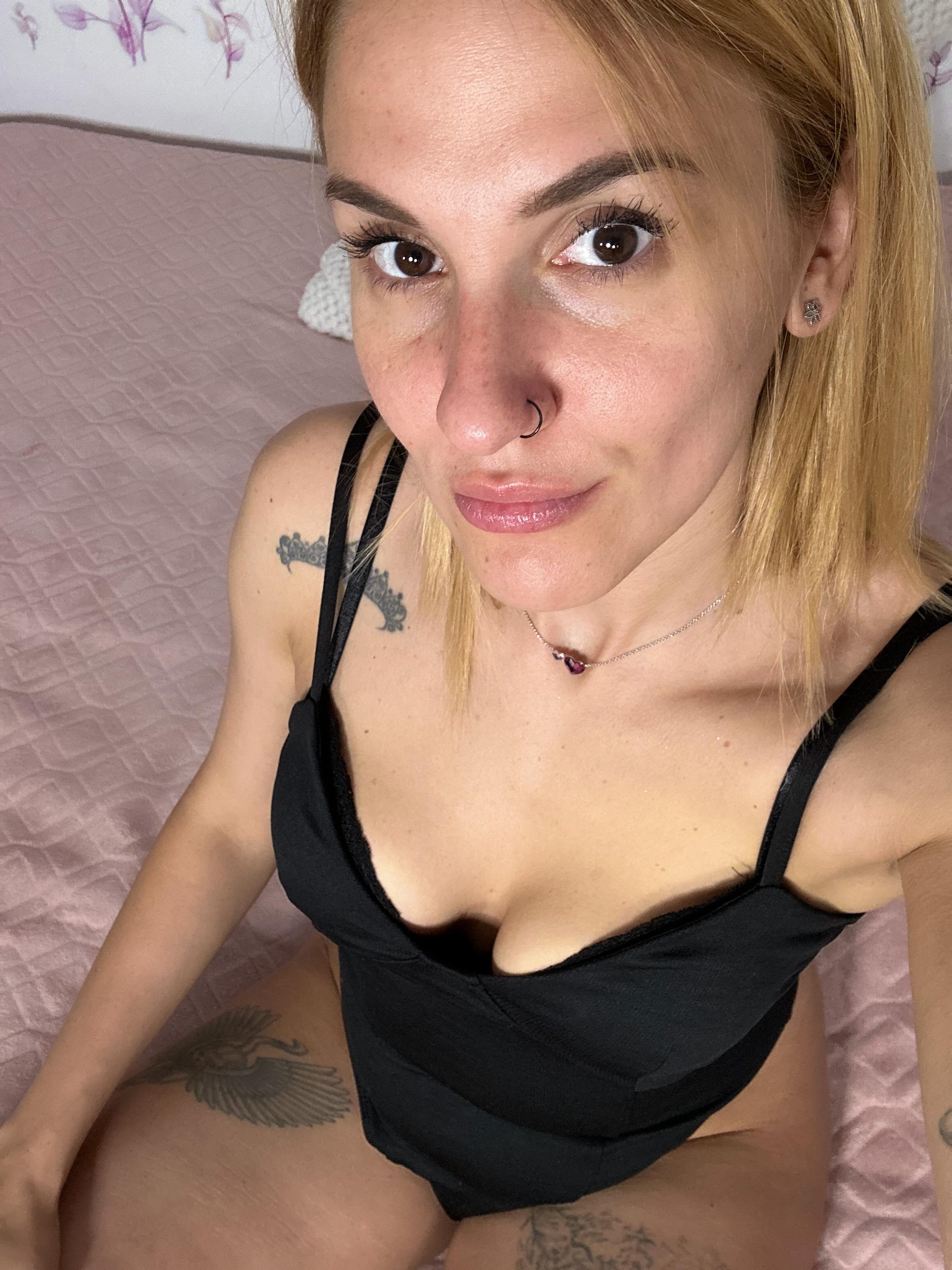 https://cdn.adultwork.com/gallery/G14/10810994.jpg