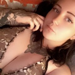 Escort - Young_Inked_Ally