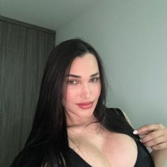 Catalina Caliente escort