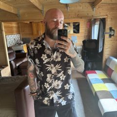 HavantTattooedMan    British Escort