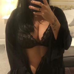 Larissa Goulart  escort